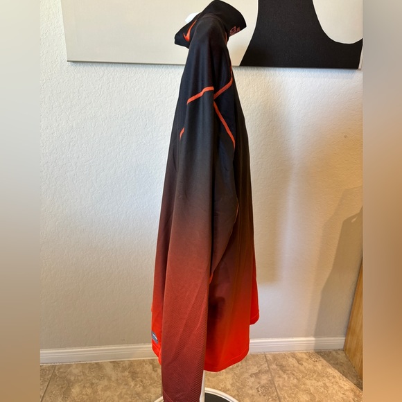 Nike pro combat. Long sleeve workout shirt great shape nice color way.🤳🥷 - Picture 6 of 11